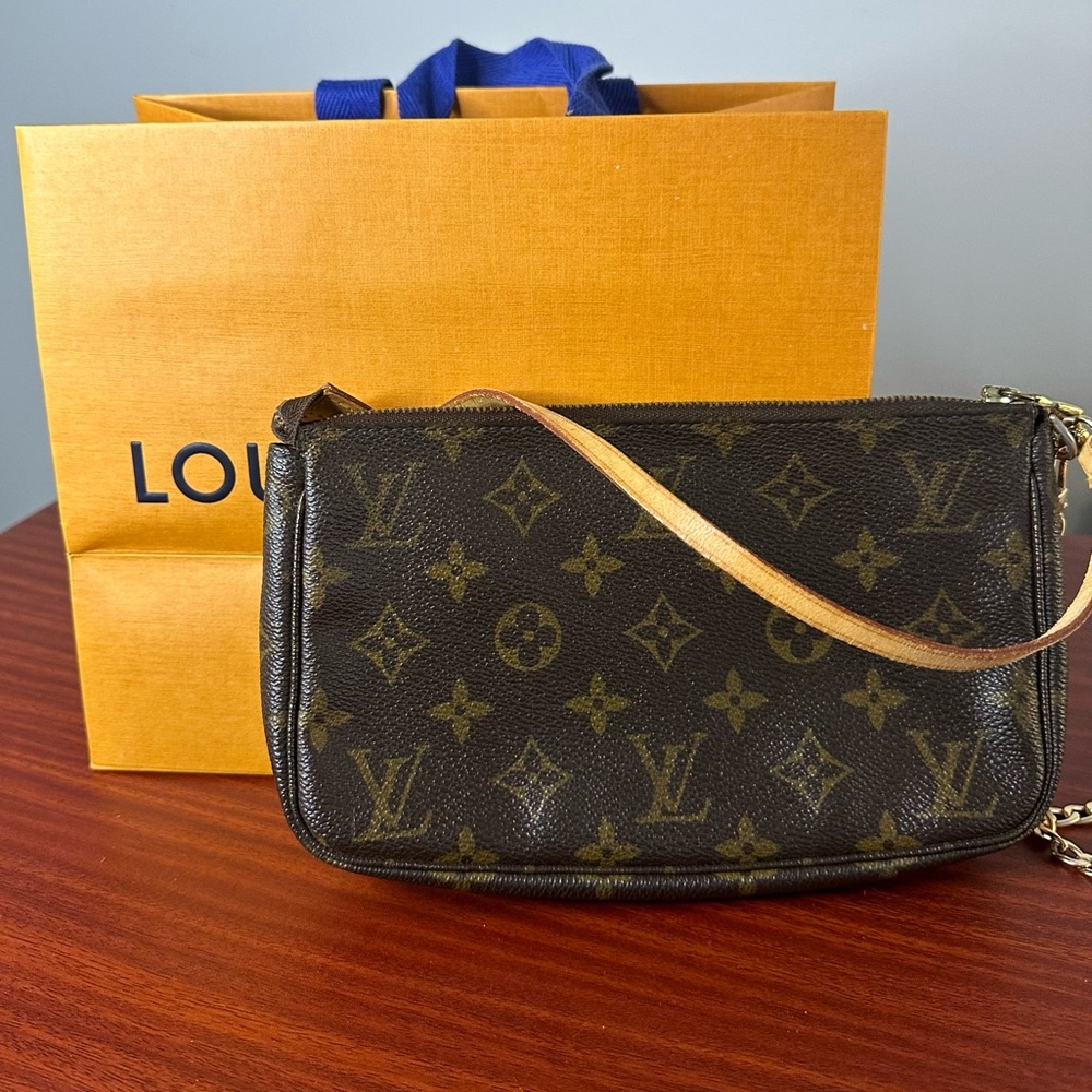 Louis Vuitton Pochette Monogram Shoulder Bag